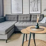 Gorgeous Home In Mielno בית נופש מיילנו